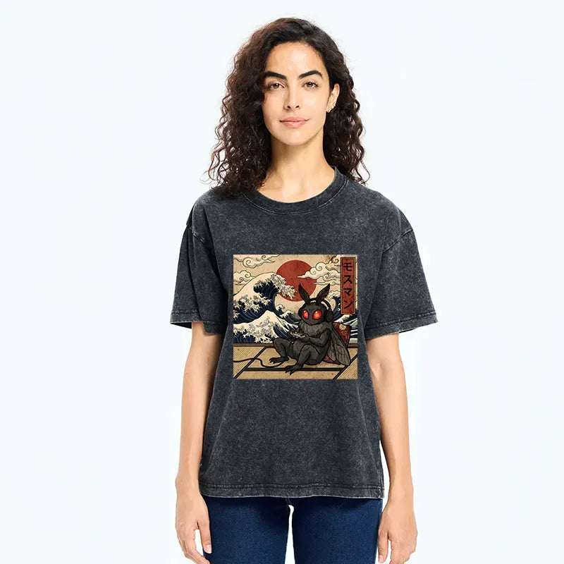 Kyoto-Lion Mothman Plays Game Japanese Funny Washed T-Shirt