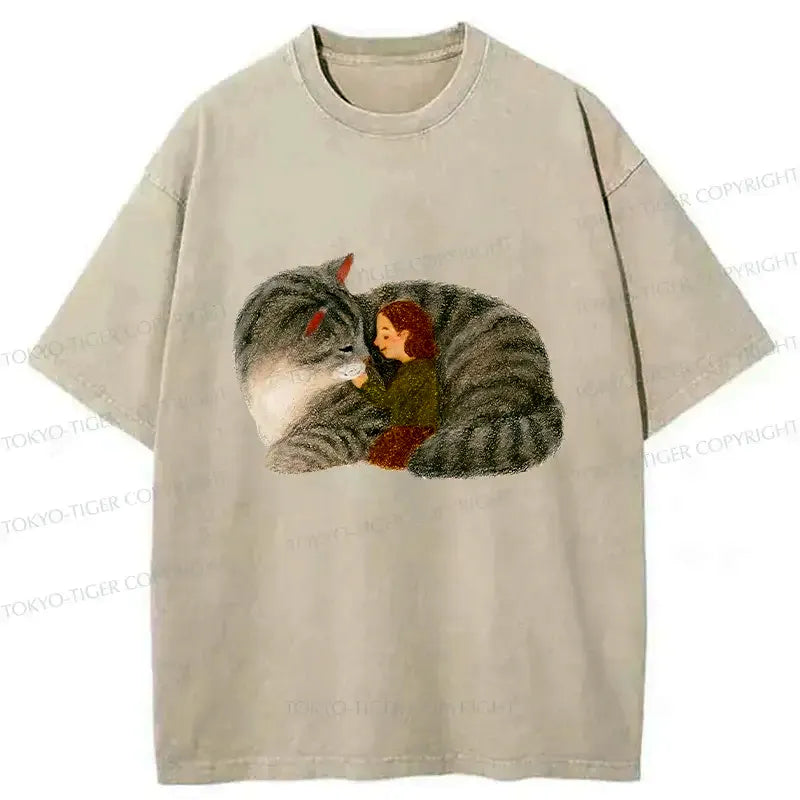 Kyoto-Lion Girl Hugging Cat Washed T-Shirt
