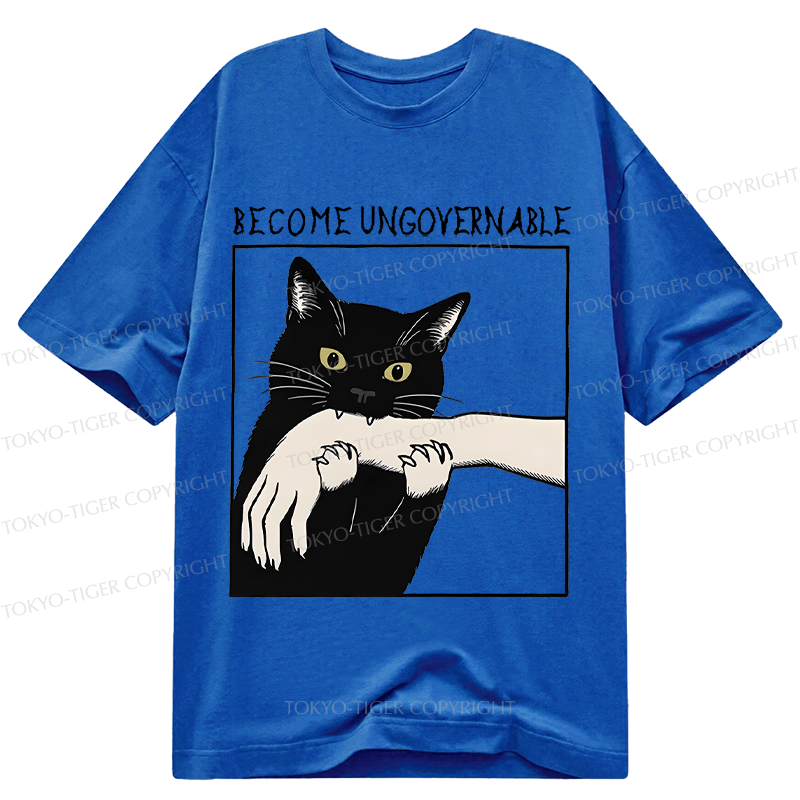 Kyoto-Lion Black Cat Biting Classic T-Shirt