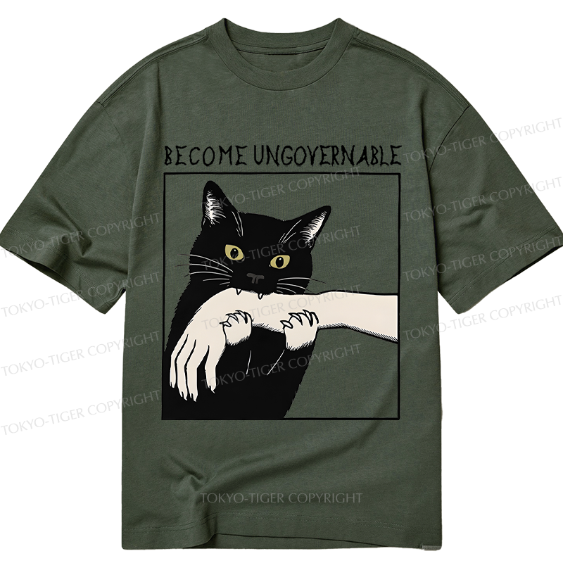 Kyoto-Lion Black Cat Biting Classic T-Shirt