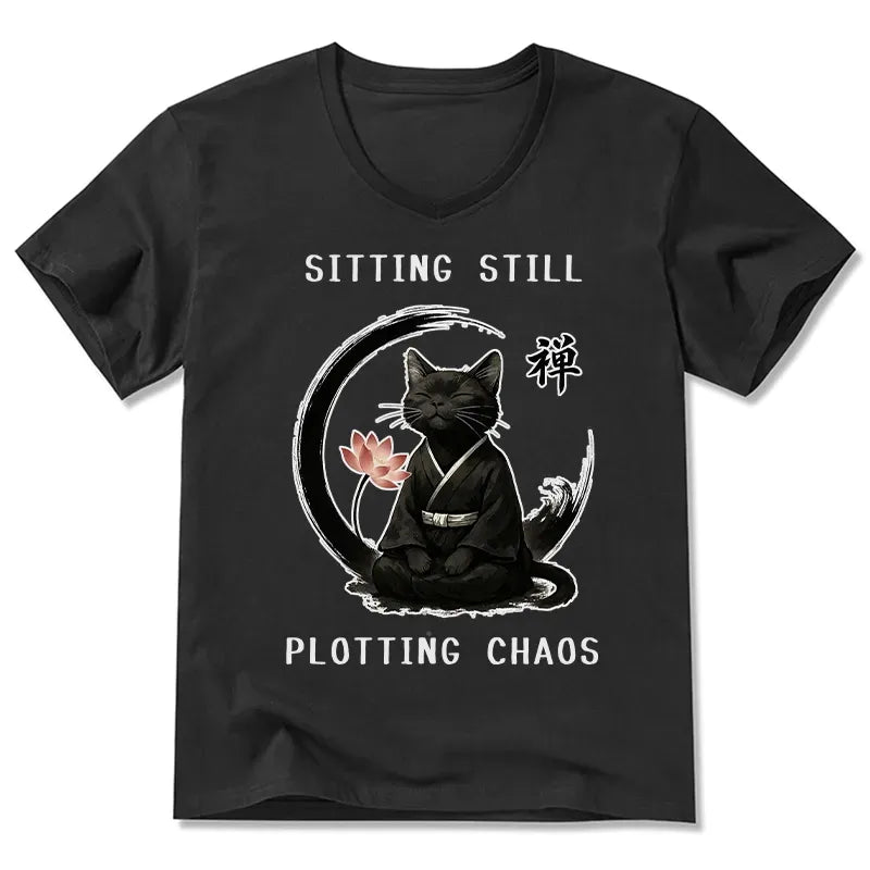 Kyoto-Lion Sitting still plotting chaos Calming Zen Cat Funny V-Neck Classic T-Shirt