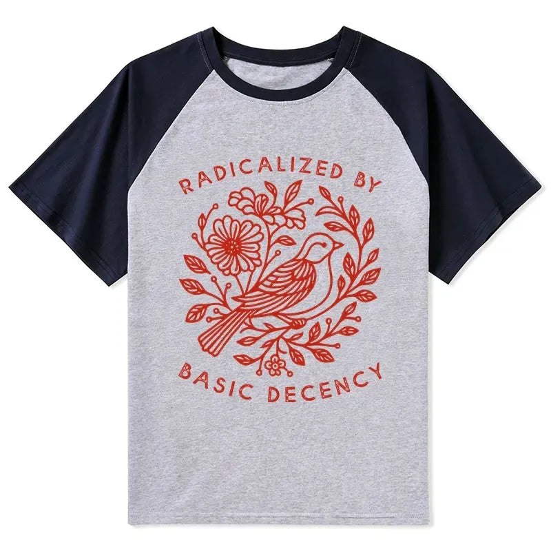 Kyoto-Lion Pigeon That Was Moved Raglan T-shirt