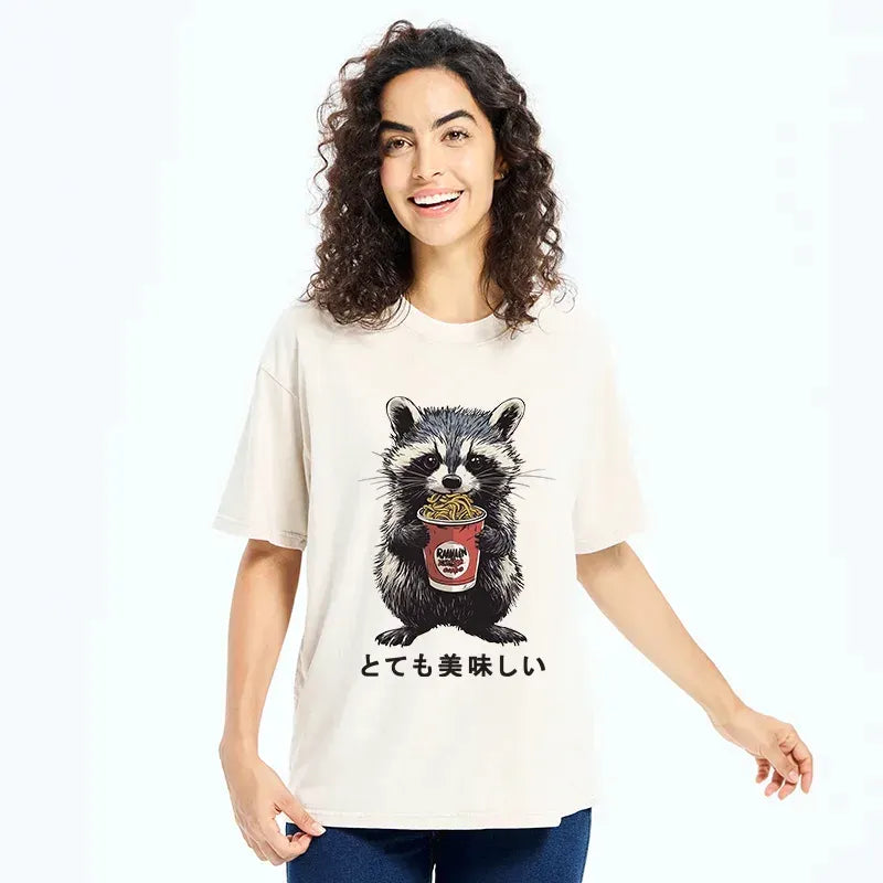 cute raccoon eating ramen japanese t shirt
