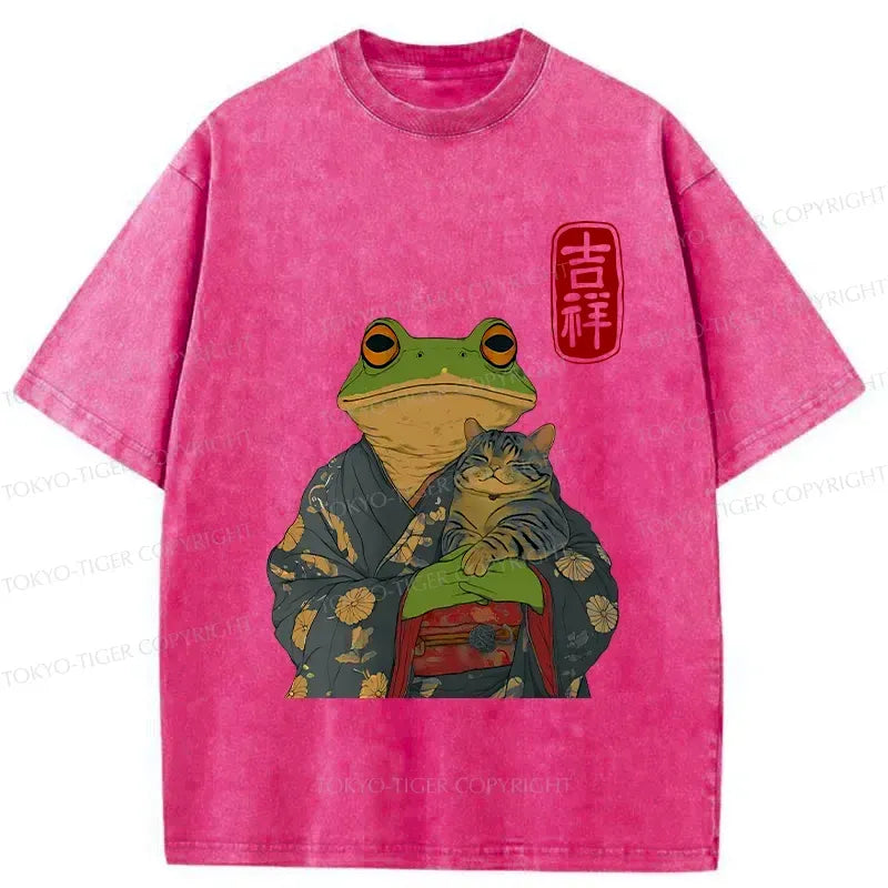 Frog Hugging Cat Tee for Daily Wear
