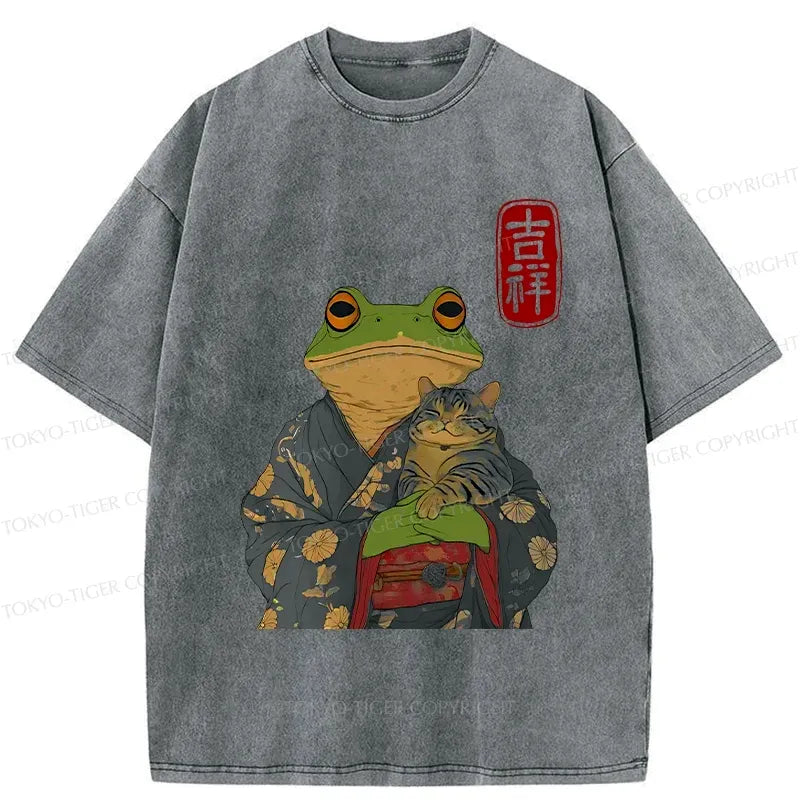 Frog Hugging Cat Tee for Daily Wear