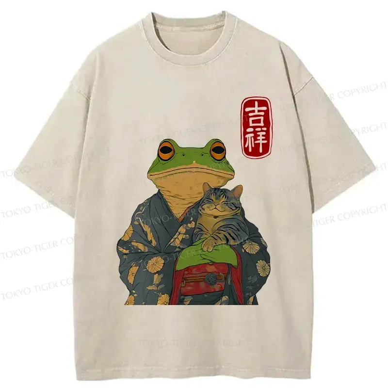 Kyoto-Lion Frog Hugging Cat Washed T-Shirt