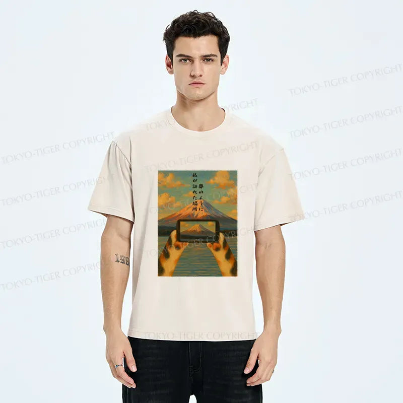 Washed Japanese Cat Photographer T-Shirt