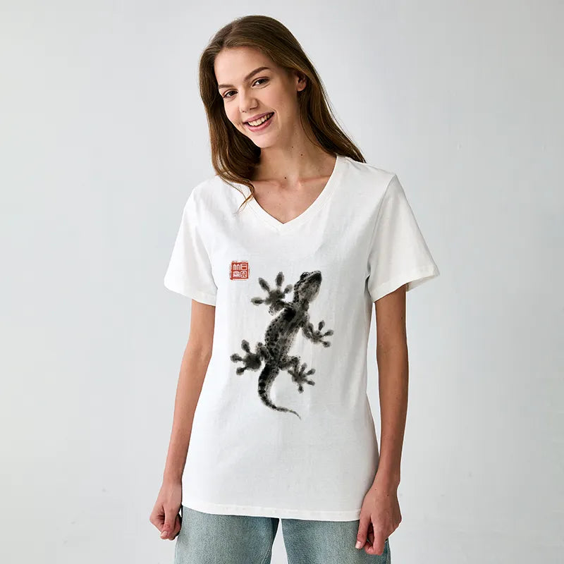 Kyoto-Lion Minimal Asian Ink Brush Gecko Vibe V-Neck Classic T-Shirt
