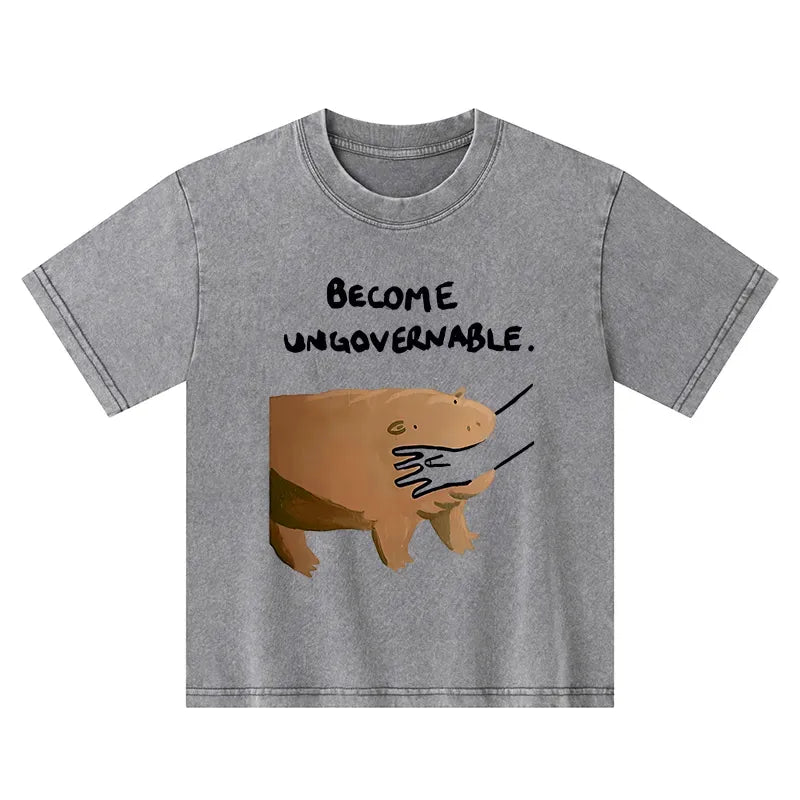 Kyoto-Lion Moo Deng Bites Someone's Arm Kids Washed T-Shirt