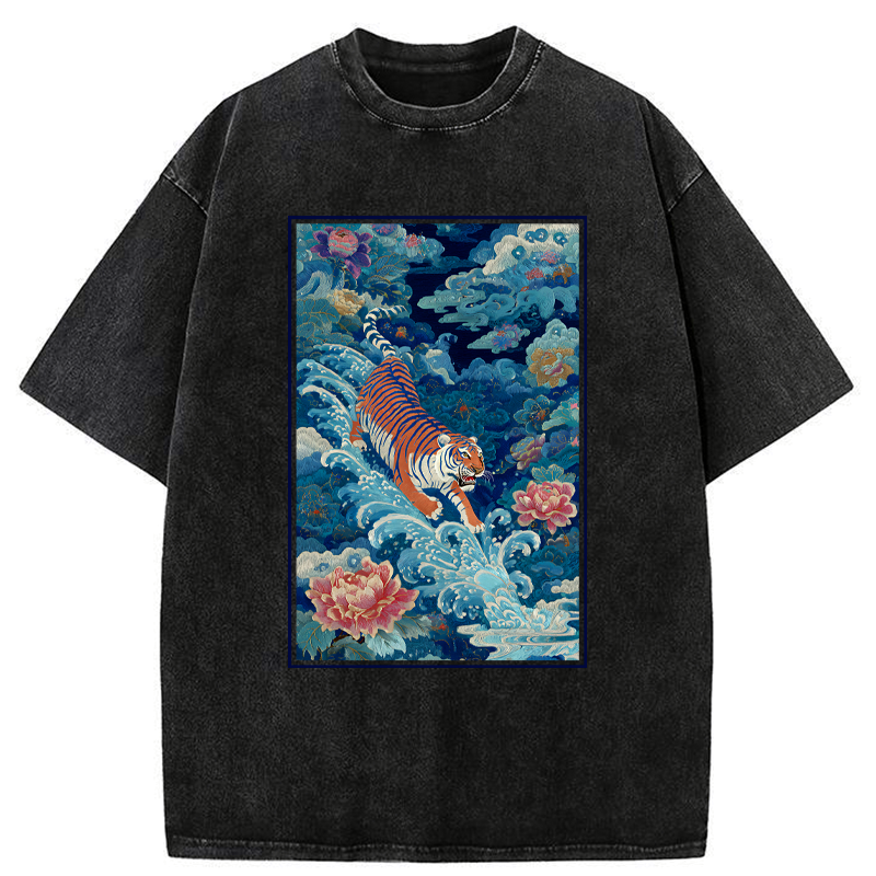 Kyoto-Lion Beneath Auspicious Clouds Washed T-Shirt