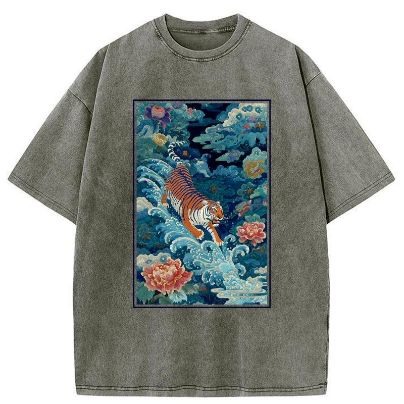 Kyoto-Lion Beneath Auspicious Clouds Washed T-Shirt