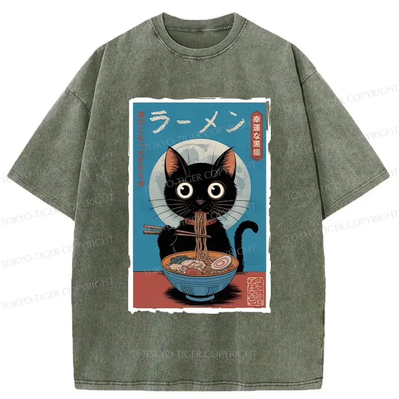 japanese black cat eating ramen t-shirt