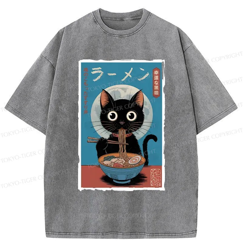 japanese black cat eating ramen t-shirt