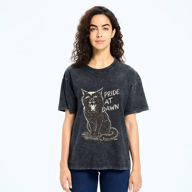 Kyoto-Lion Cool Black Cat With Pride At Dawn Washed T-Shirt