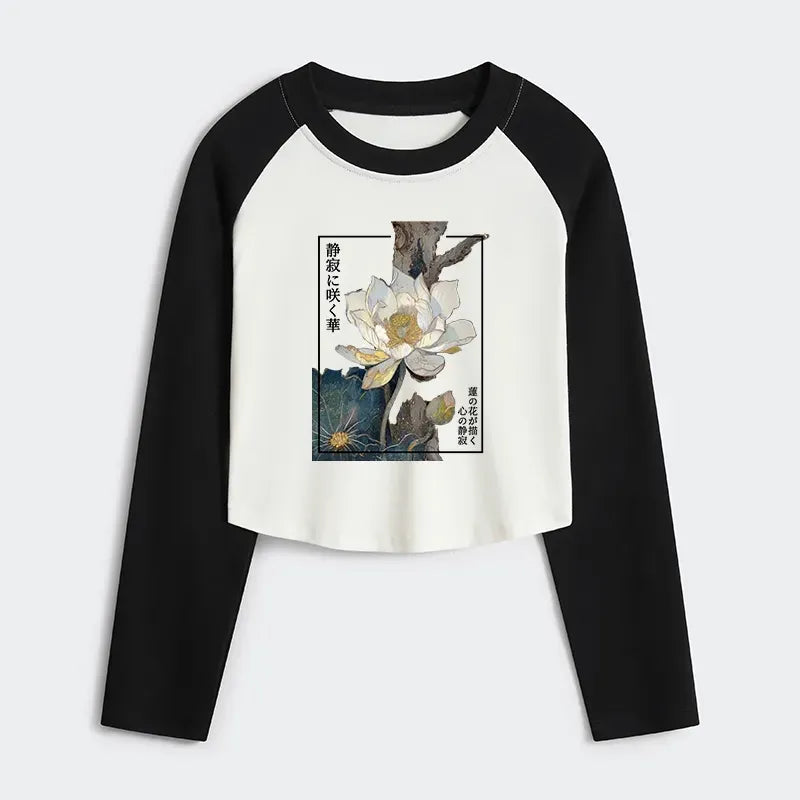 Kyoto-Lion Blooming Lotus Japan Women's Crop Raglan T-Shirt