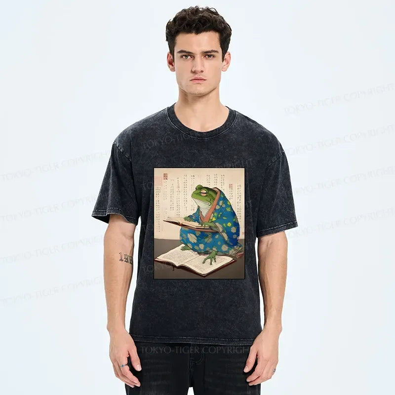 Japanese Frog Reading Washed T-Shirt