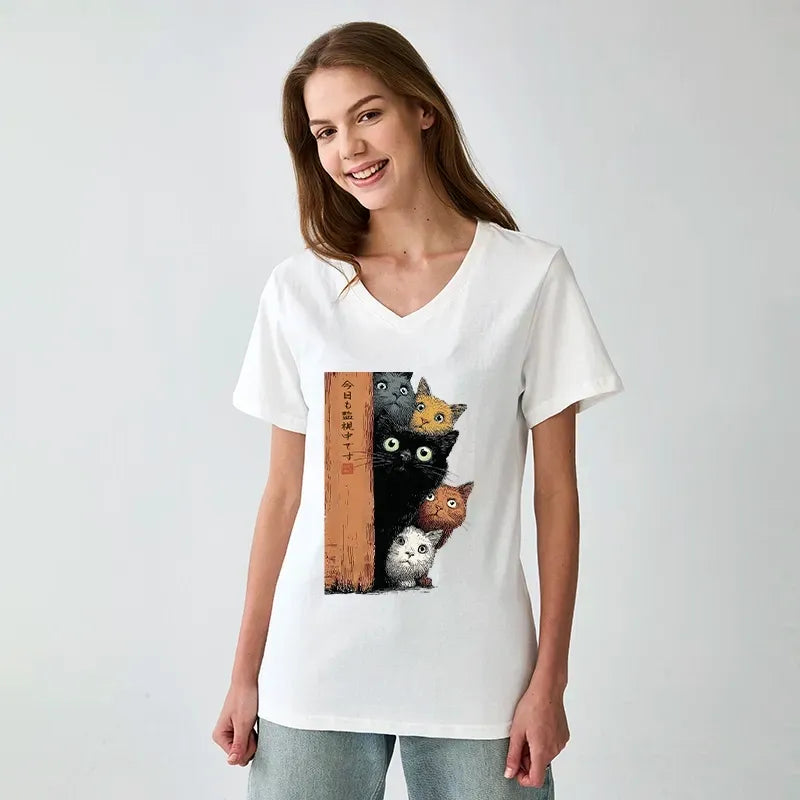 Kyoto-Lion Five Cats Are Watching You V-Neck Classic T-Shirt