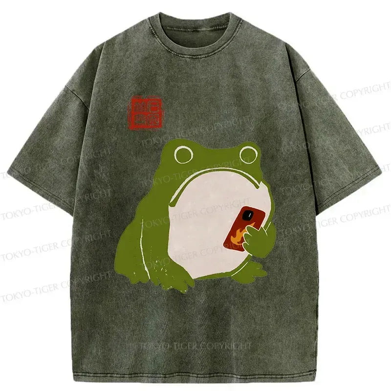 Funny Frog Playing Phone Trending