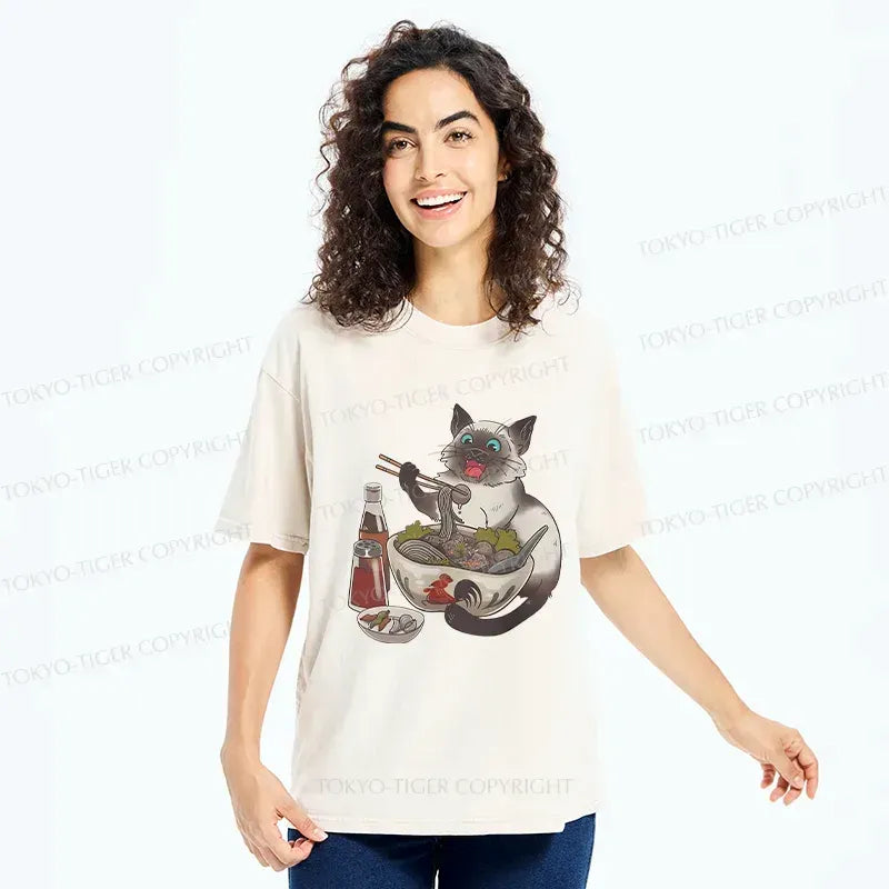 Japanese cat eating ramen t-shirt