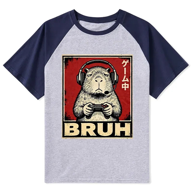 Kyoto-Lion Funny Capybara Playing Games Raglan T-shirt