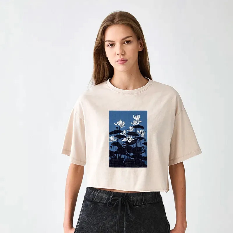 Kyoto-Lion Blue Lotus Japanese Art Women's Washed Crop T-Shirt