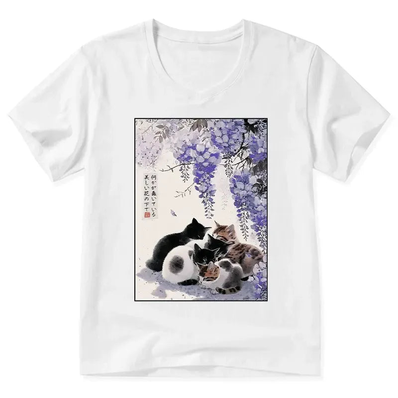 Kyoto-Lion Cats plotting under the wisteria V-Neck Classic T-Shirt