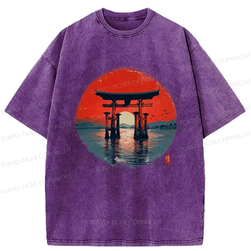 Kyoto-Lion Retro Japanese Torii Gate Washed T-Shirt
