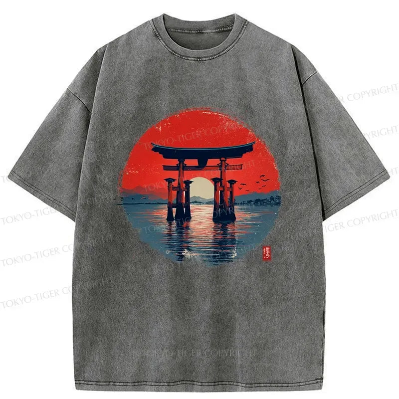 Vintage Japanese Torii Gate T-Shirt for Daily Wear