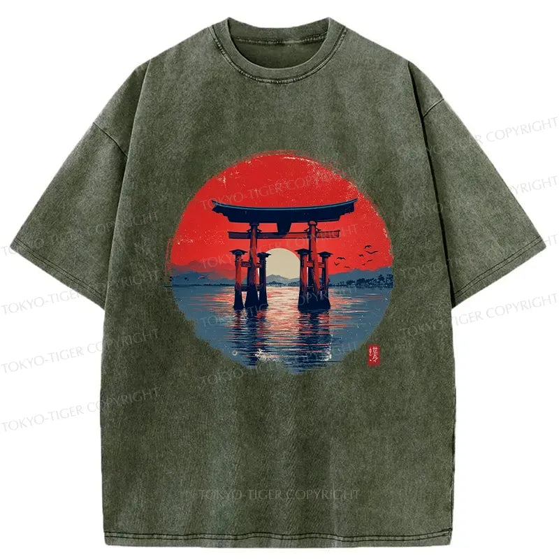 Vintage Japanese Torii Gate T-Shirt for Daily Wear