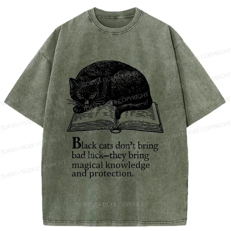 Japanese Black Cat Book Lover T-Shirt