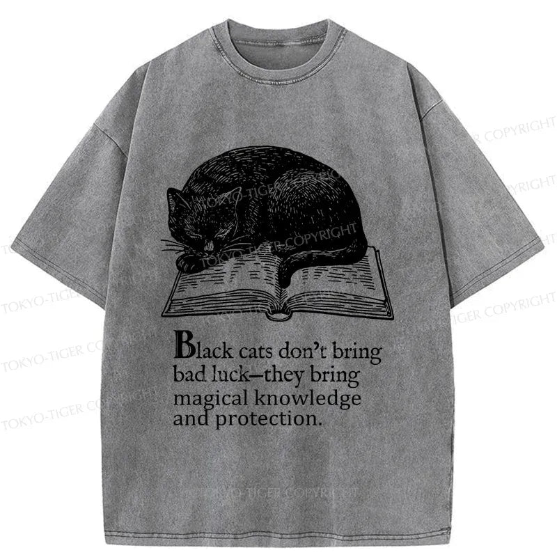 Japanese Black Cat Book Lover T-Shirt