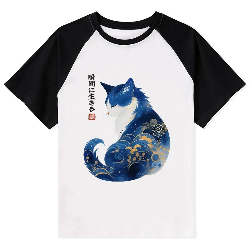 Kyoto-Lion Retro Zen Cat: Living the Present Raglan T-shirt
