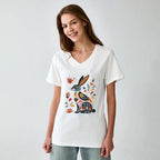 Kyoto-Lion Folk Hare Bloom V-Neck Classic T-Shirt