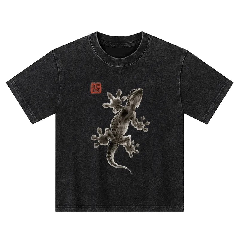 Kyoto-Lion Minimal Asian Ink Brush Gecko Vibe Kids Washed T-Shirt