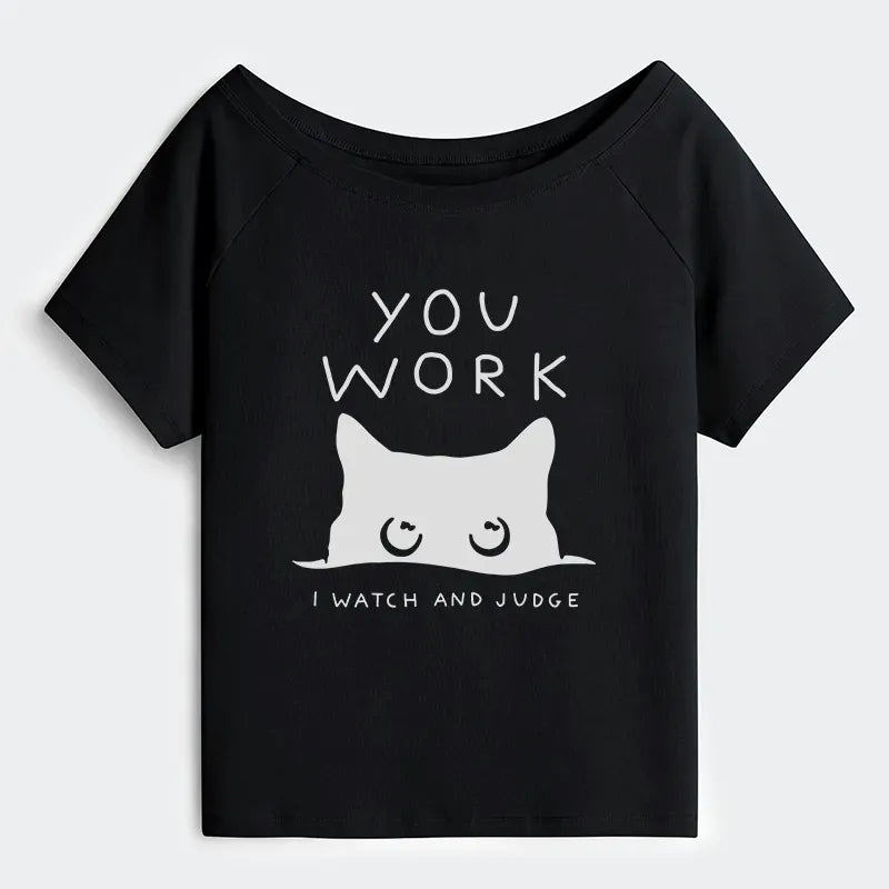 Kyoto-Lion A Cat That Spies Off Shoulder T-Shirt