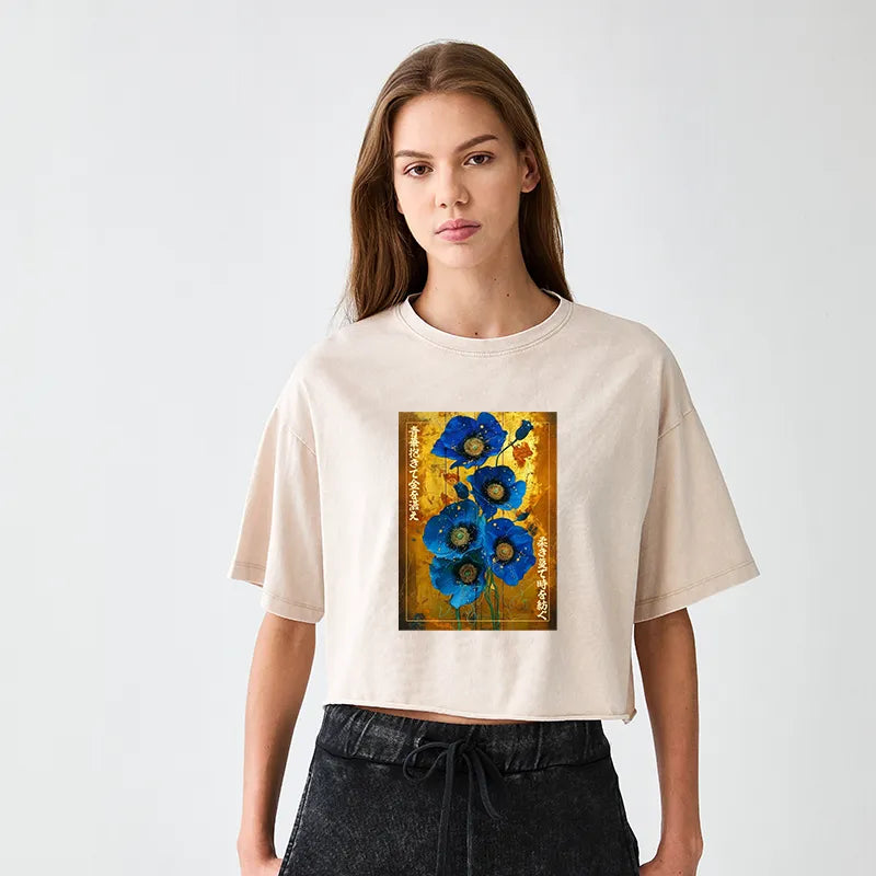 Kyoto-Lion Shiny Blue Flower Warm Golden Background Women's Washed Crop T-Shirt