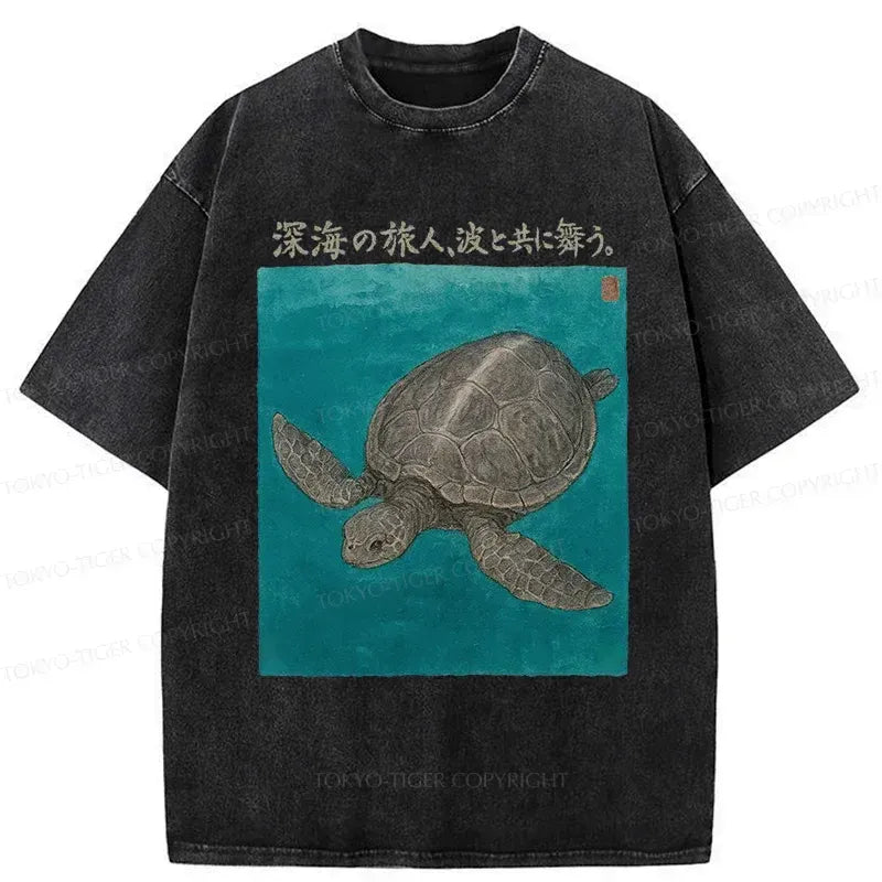 unisex deep sea turtle tee for daily wear