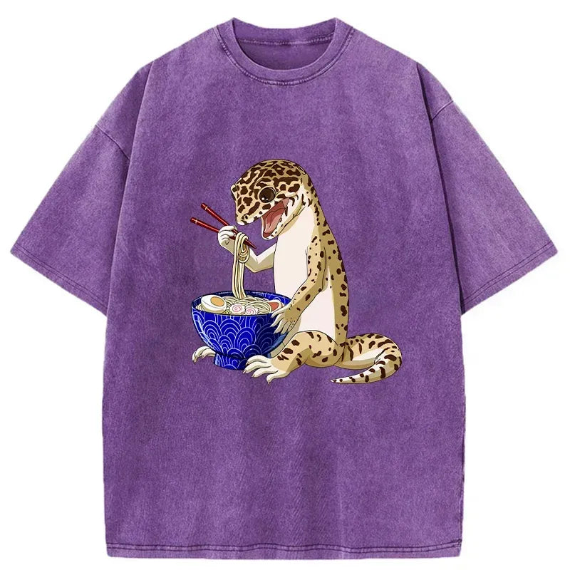 japanese gecko eating ramen t-shirt