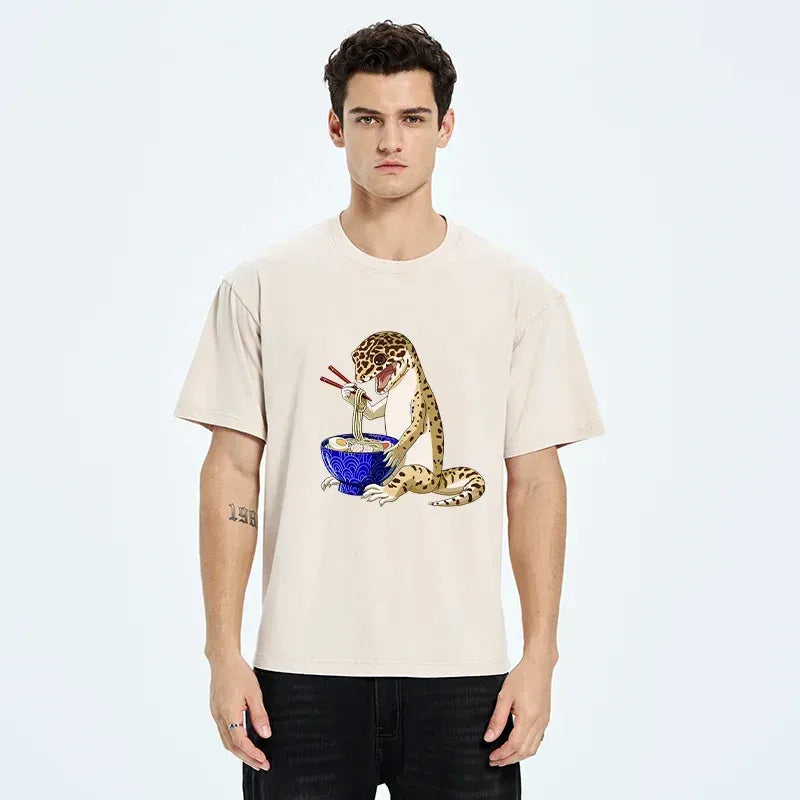 Kyoto-Lion Gecko Eating Ramen Washed T-Shirt