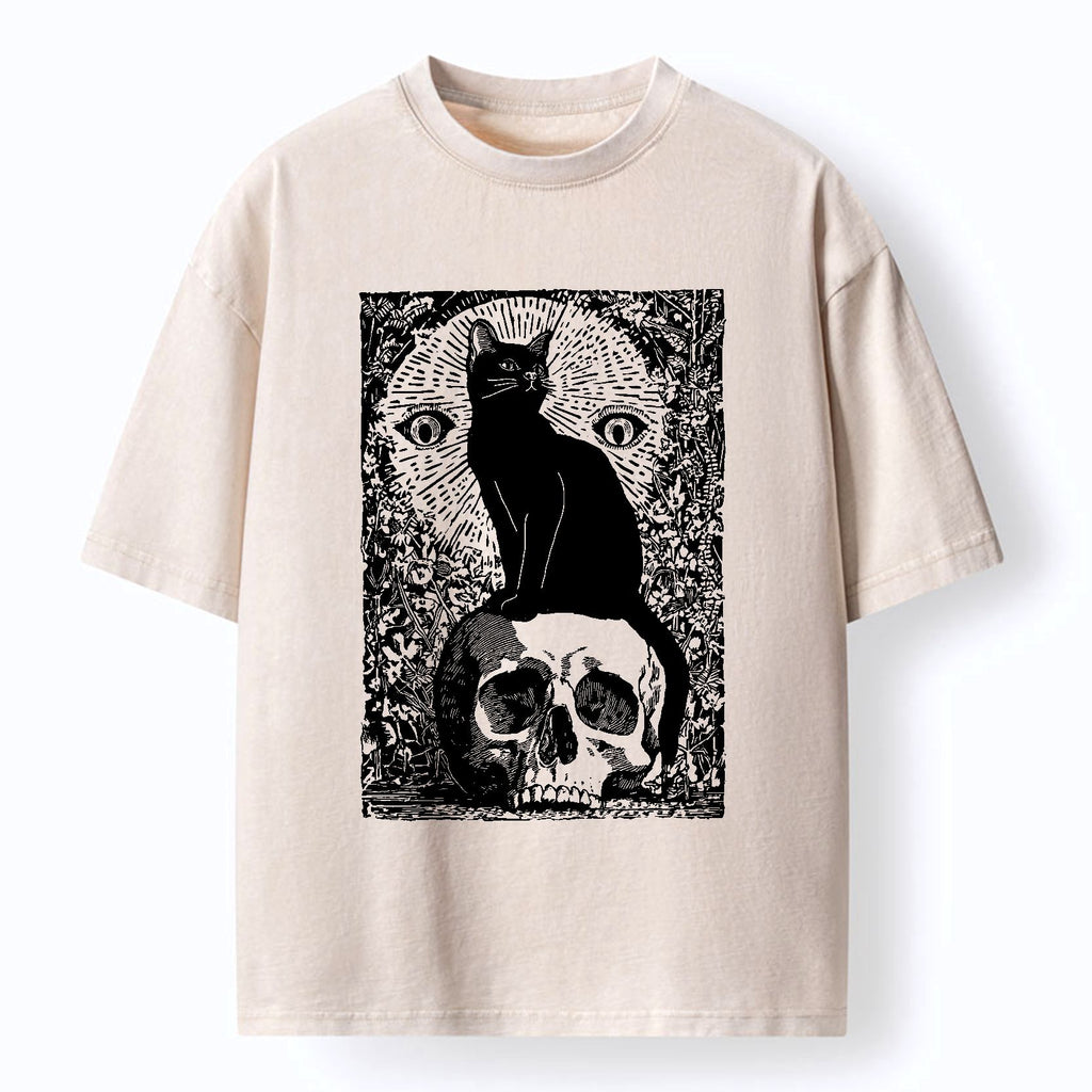 Kyoto-Lion Black Cat Sitting On The Skull Washed T-Shirt