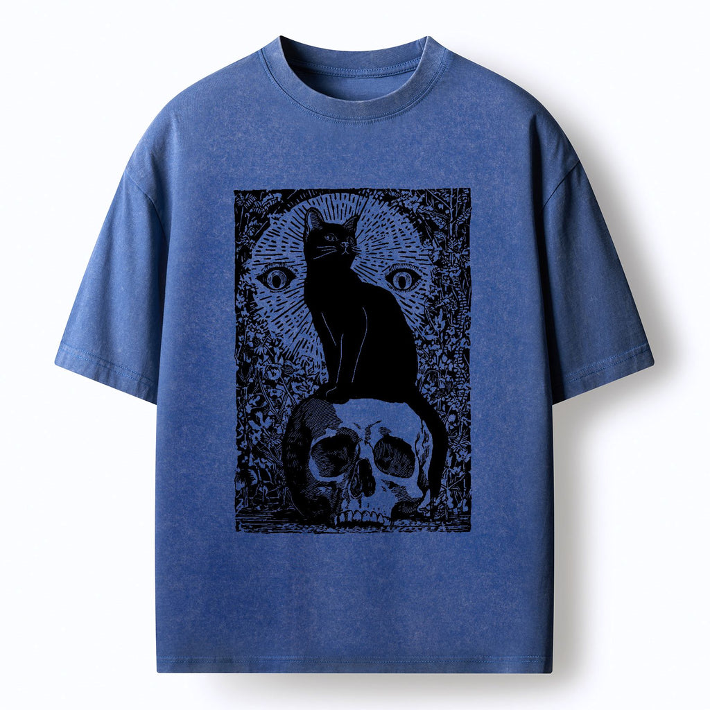 Kyoto-Lion Black Cat Sitting On The Skull Washed T-Shirt