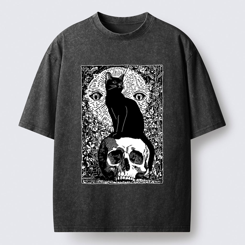 Kyoto-Lion Black Cat Sitting On The Skull Washed T-Shirt