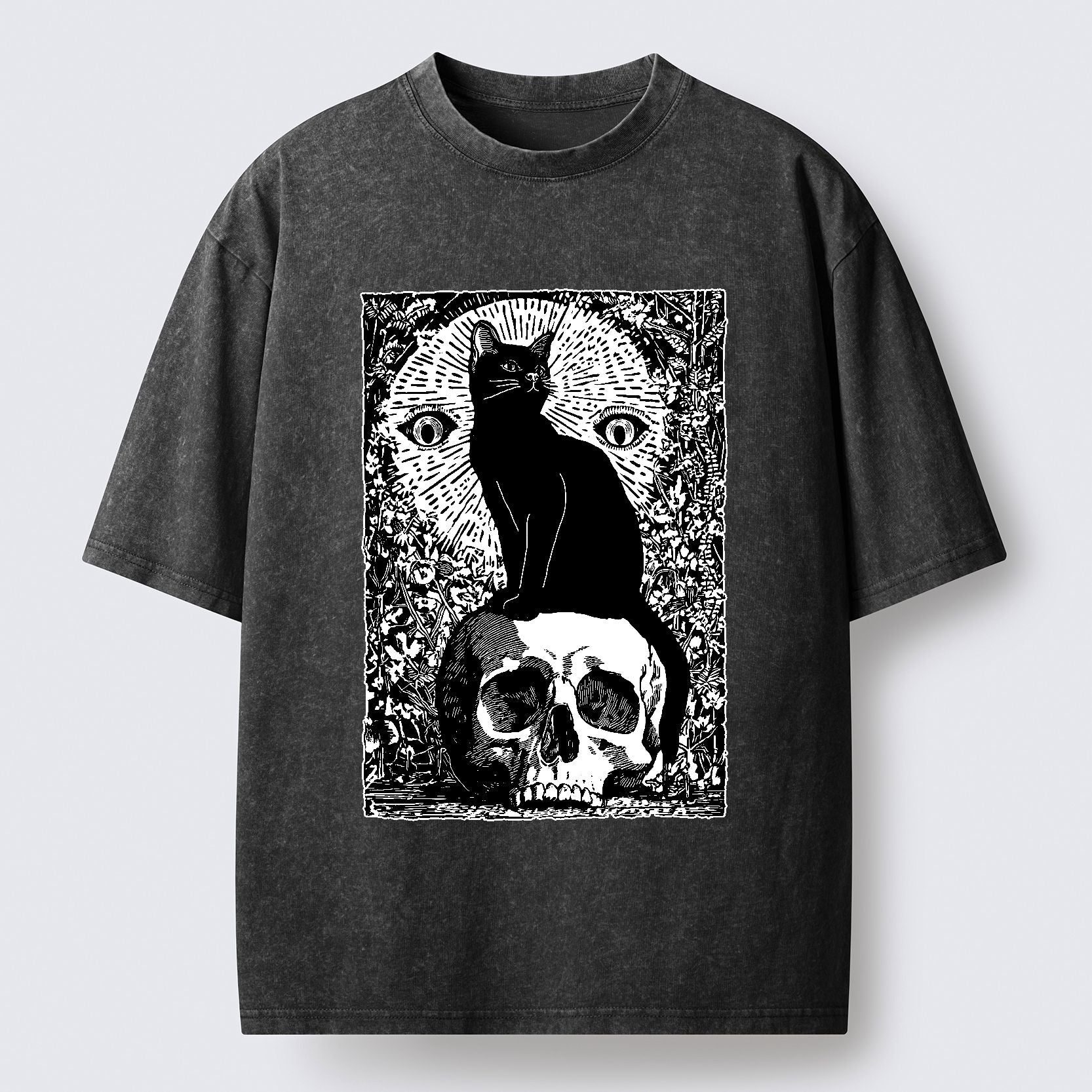Kyoto-Lion Black Cat Sitting On The Skull Washed T-Shirt