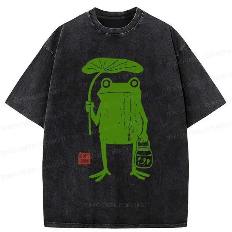 Kyoto-Lion Frogs Taking Shelter From The Rain Washed T-Shirt