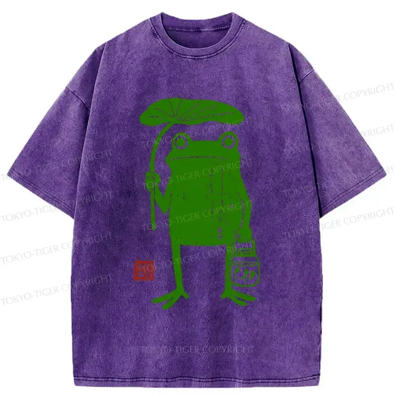 Kyoto-Lion Frogs Taking Shelter From The Rain Washed T-Shirt