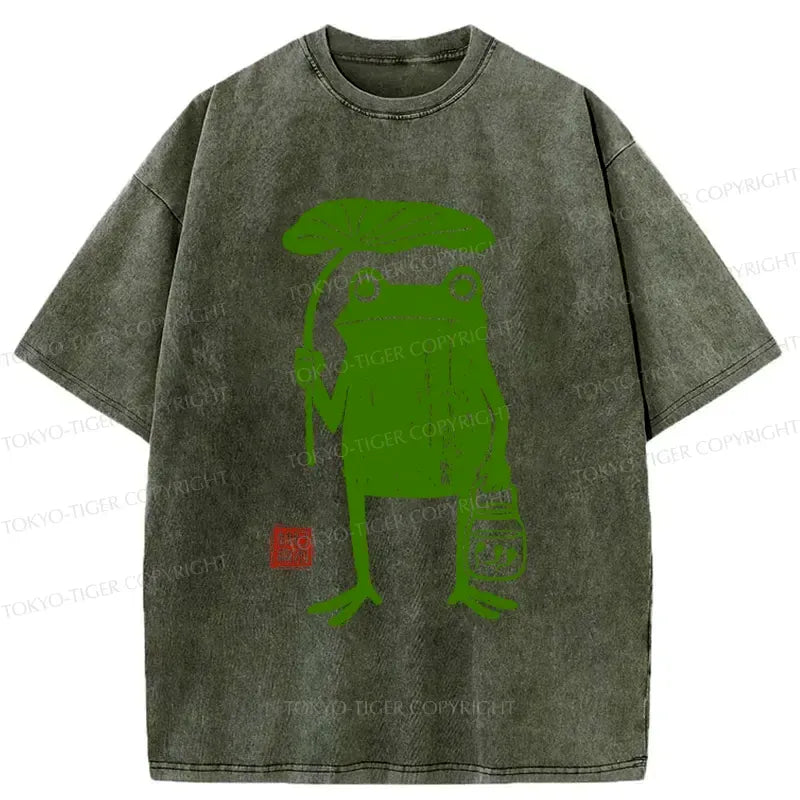 Kyoto-Lion Frogs Taking Shelter From The Rain Washed T-Shirt
