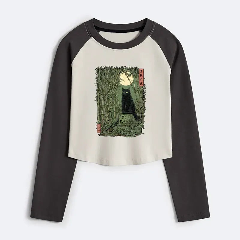 Kyoto-Lion Black Cat In The Bamboo Forest Women's Crop Raglan T-Shirt