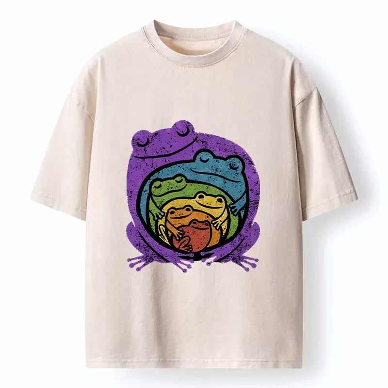 Kyoto-Lion Rainbow Frogs Hugging Washed T-Shirt