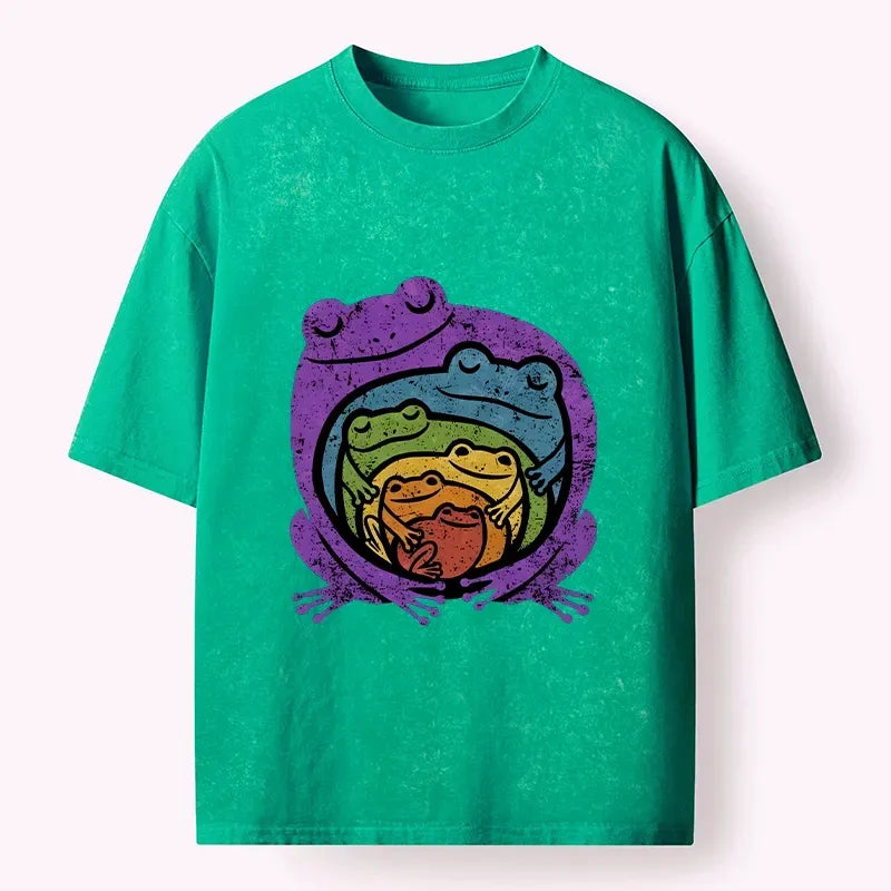 Kyoto-Lion Rainbow Frogs Hugging Washed T-Shirt