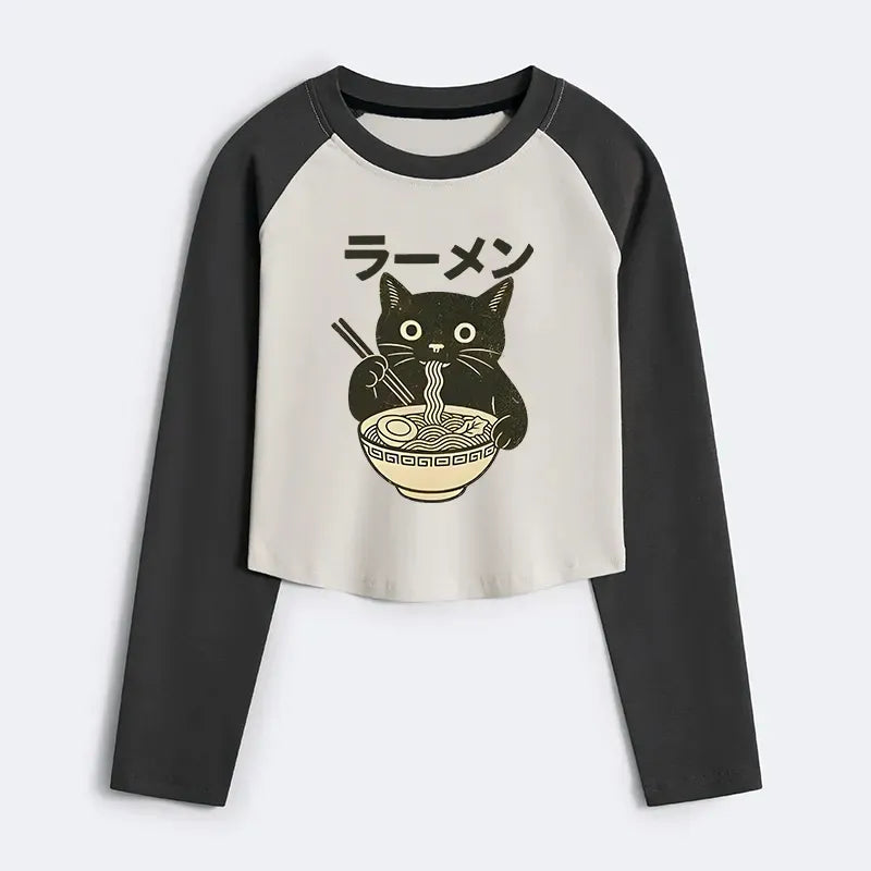 Kyoto-Lion Simple Black Cat Eating Ramen Women's Crop Raglan T-Shirt